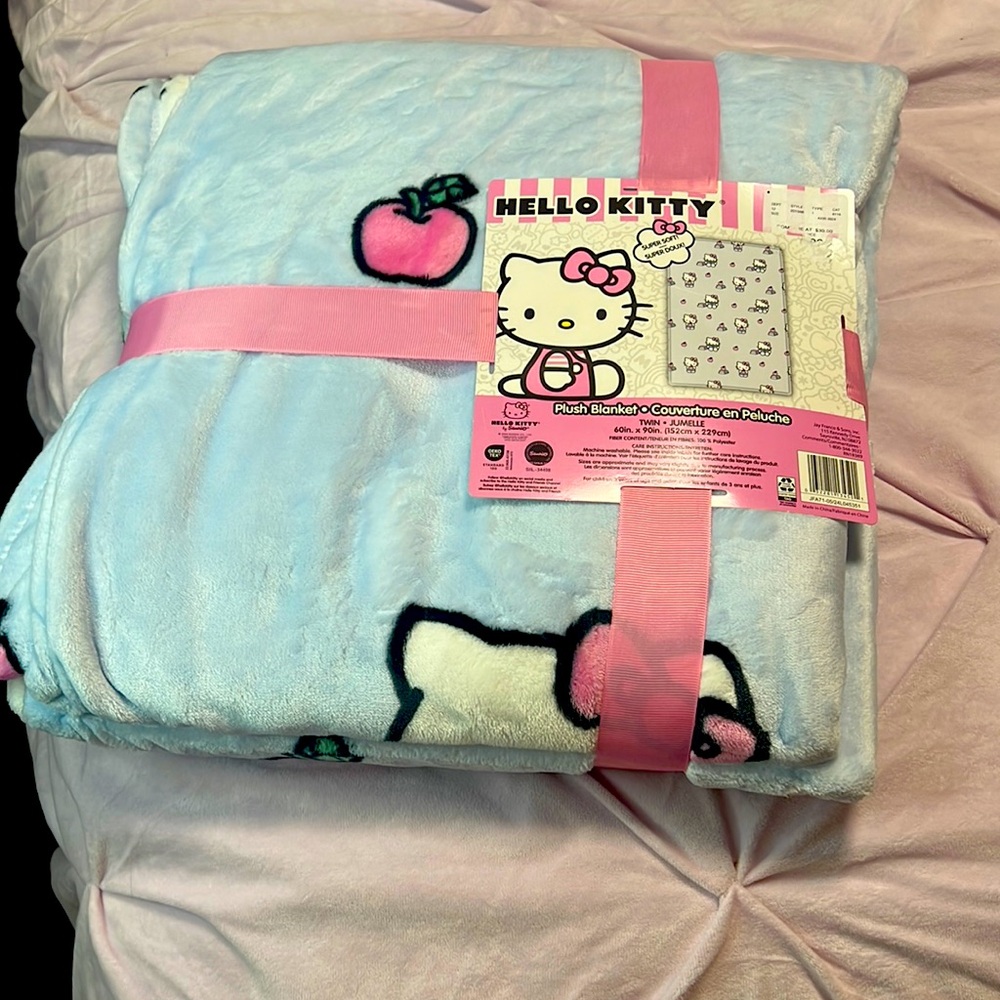 Hello kitty plush blanket